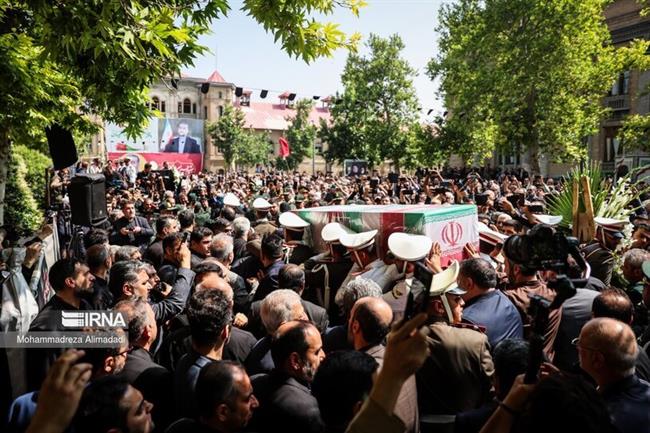 تشییع پیکر شهید «حسین امیرعبداللهیان» در میدان مشقِ تهران