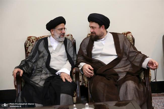 عکس هایی از ه نشینی ابراهیم رئیسی و سیدحسن خمینی در یک مراسم مهم