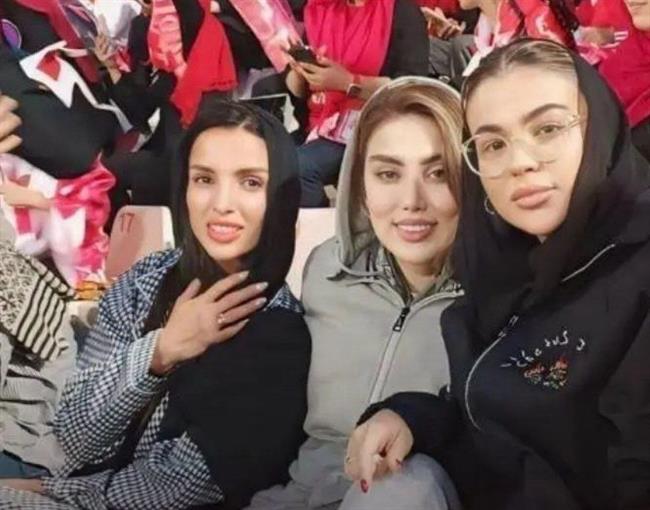 عکس‌؛ همسران 3 بازیکن پرسپولیس در ورزشگاه آزادی