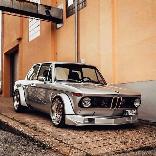 BMW 2002 tii E10 مدرن شده