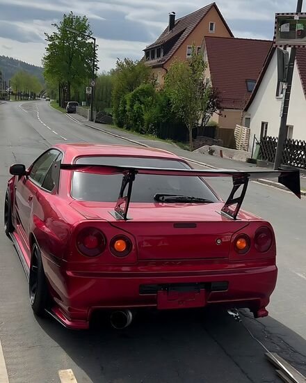 نیسان اسکای لاین R34: GT-R