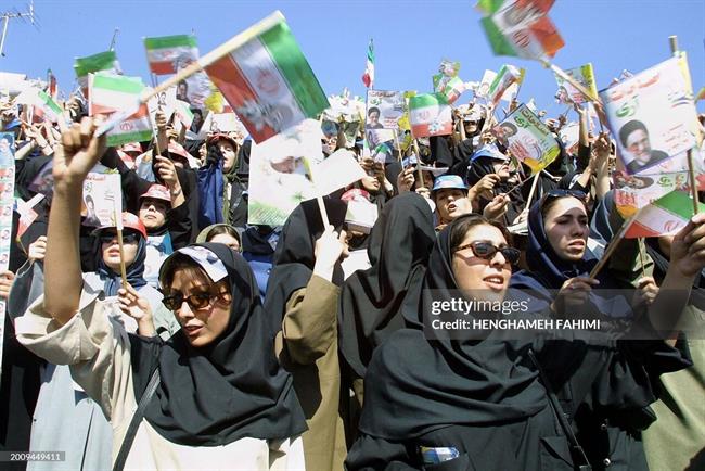 گزارش تصویری از هشتمین انتخابات ریاست جمهوری در سال 1380/ خاتمی با 21 میلیون رای پیروز شد