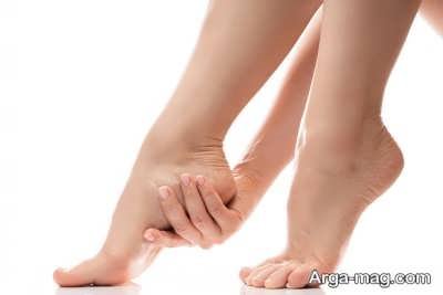 معرفی انواع اسکراب ها و نرم کننده های طبیعی پوست پا