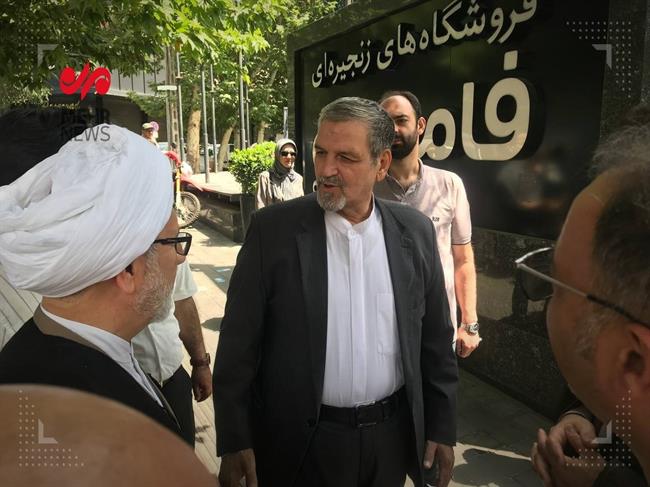 کواکبیان به حسینیه ارشاد رفت، وزیر اقتصاد به امامزاده صالح /اعضای شورای نگهبان پای صندوق رفتند +تصاویر