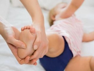 8 علت شایع درد کشاله ران در کودکان و راه‌ های درمان آن