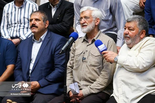 عکس ؛ شوخی و خنده‌های عباس جدیدی کنار نامزد انتخابات
