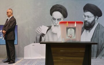 روزِ سرنوشت برای ایران /حضور پرُ تعداد سیاسیون در پای صندوق های رأی +جدول