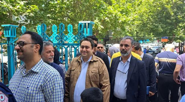 عکسی از داماد روحانی در صف رأی دادن /انصاری و همتی به جماران رفتند /فتاح بعد از حمایت از جلیلی پای صندوق آمد