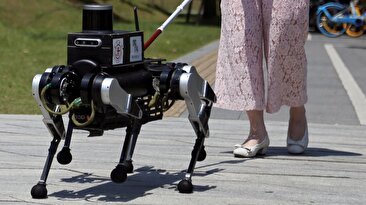 سگ‌های رباتیک راهنما به استقلال نابینایان کمک می‌کنند (فیلم)