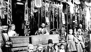 تهران قدیم؛ عکسی ناب از تکیه عزاداری امام حسین در کامرانیه، دوره قاجار