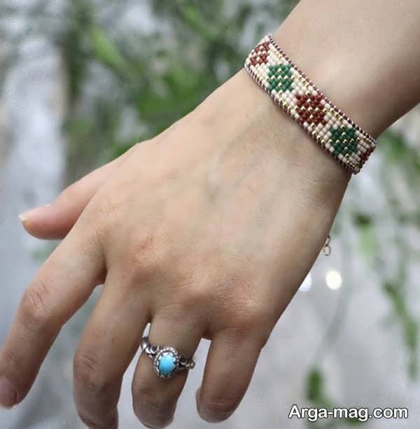 دستبند منجوق بافی در رنگ زیبا