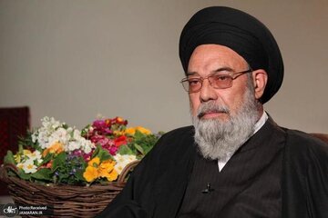 امام جمعه اصفهان: بی حجابی، بدحجابی و سگ گردانی مفاسد اجتماعی هستند؛ برخورد با آنها ضروری است