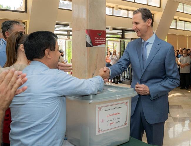 انتخابات پارلمانی سوریه؛ بشار اسد رای خود را به صندوق انداخت