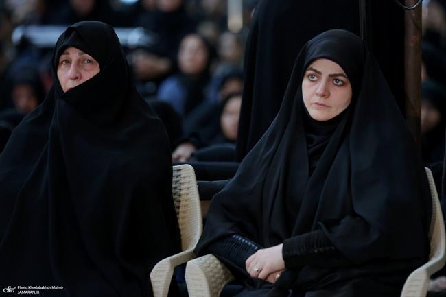 تصاویری از دختر امام و دختر پزشکیان مراسم عزاداری در حرم امام
