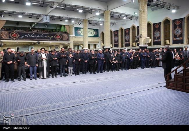  رهبر انقلاب و جمعی از عزاداران حسینی مراسم عزاداری شام غریبان