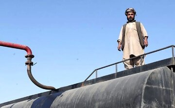 دلیل توقف کامیون‌های حامل سوخت در مرز افغانستان اعلام شد