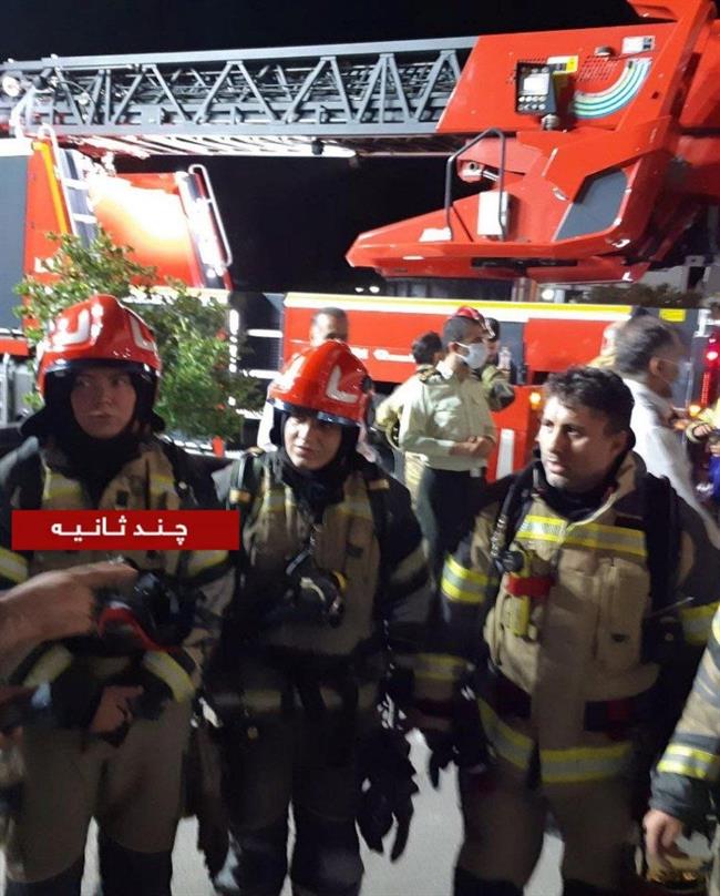 حضور زنان آتش‌نشان در عملیات اطفا حریق بیمارستان شریعتی/ عکس