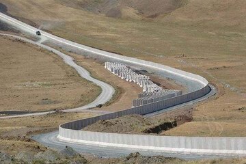 مهاجران غیرقانونی در ایران؛ دیوارکشی مرزهای شرقی فایده دارد؟/ بی‌تدبیری مسئولین موجب افزایش مهاجرت افغانستانی‌ها به ایران شد
