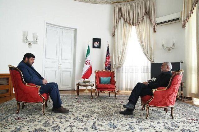 دیدار وزیر دفاع، رئیس هلال احمر و رئیس دانشگاه آزاد با مسعود پزشکیان +تصویر