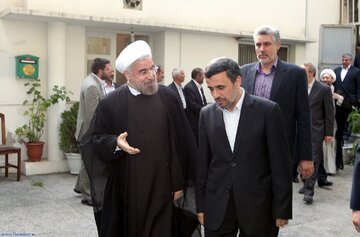 ناگفته خواندنی روحانی از دیدارش با احمدی نژاد: به من گفت هزینه آژانس چقدر است که به جای آمریکا پرداخت کنیم!/با شادی گفت قالیباف از طبقه 26 پایین افتاد