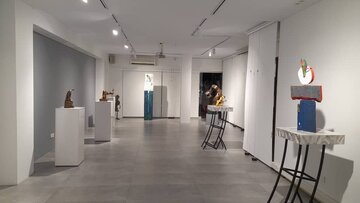 مجسمه‌های بی زمان 14 هنرمند از تناولی یا یاراحمدی در یک نمایشگاه