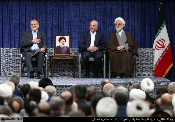  مراسم تنفیذ حکم چهاردهمین دوره ریاست جمهوری اسلامی ایران‌