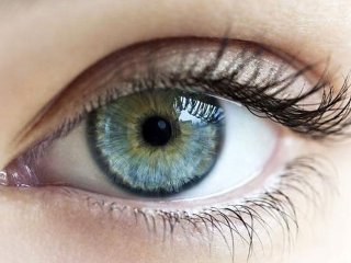 جراحی عجیب تغییر رنگ چشم؛ چه کسانی مجاز هستند؟