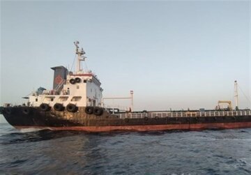 فوری /توقیف نفتکش حامل نفت قاچاق در خلیج فارس توسط سپاه پاسداران