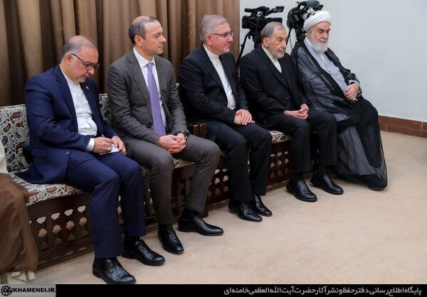 تصاویری از اسماعیل هنیه، زیادالنخاله و پاشینیان در دیدار با رهبری /ولایتی و محمدی گلپایگانی هم بودند