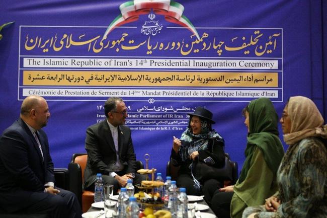عکسی از پوشش خاص یک مقام خارجی در تهران /علت سفر: حضور در مراسم تحلیف