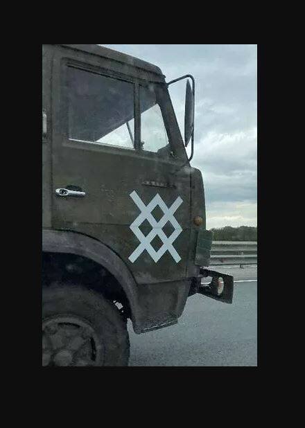 رمزگشایی از یک علامت تازه‌ روی خودروهای نظامی روسیه+عکس