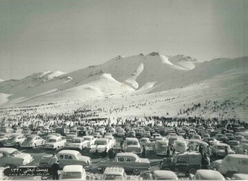 تهران قدیم؛ تصاویر جالب از صف خودروهای کلاسیک، 63 سال قبل در پیست آبعلی/ عکس