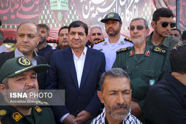 عکسی جدید از محمد مخبر در مراسم تشییع پیکر مستشار نظامی ایران /سردار ذوالقدر هم بود