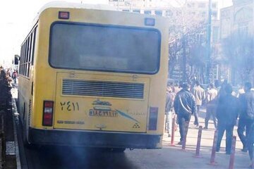 عکس اتوبوس‌های تهران قبل از تفکیک جنسیتی!