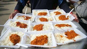 توزیع بیش از 88 هزار غذای گرم بین نیازمندان و عزاداران حسینی در میناب