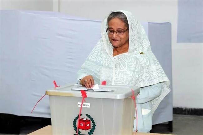 شیخ حسینه؛ انقلابی که خودکامه شد/ نگاهی به فعالیت‌های سیاسی نخست‌وزیر فراری بنگلادش