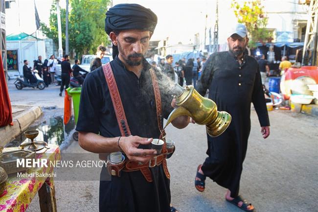 پذیرایی کربلایی‌ها از زائران اربعین