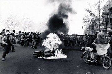 از جزغاله شدن اتوبوس شرکت واحد تا خاکسترنشینی فروشگاه کوروش چهارراه کوکا / آمار رسمی شهدای 17شهریور اعلام شد