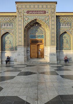 حسن آبادی:بیش از 1500 مرقع از دورۀ تیموری تا دورۀ معاصر در کتابخانۀ آستان قدس است/ محبوب:اسناد موجود در آستان قدس بیشتر اجتماعی و اقتصادی است تا سیاسی