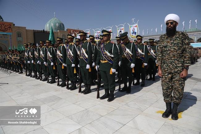 تصاویری از تیپ سربازان طلبه در یک مراسم /فرمانده کل سپاه هم بود