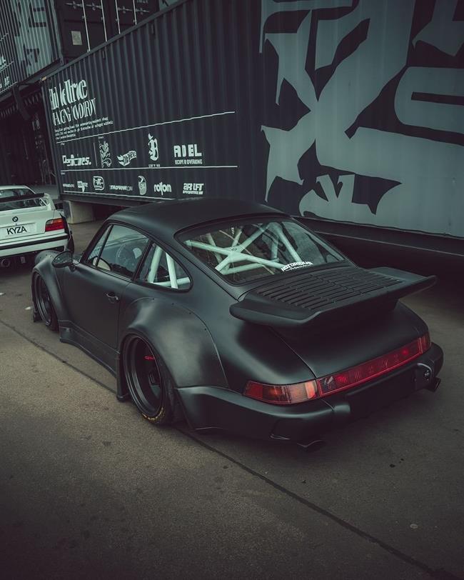 پورشه 911 RWB کیمرا