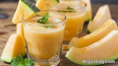 طرز تهیه اسموتی خربزه با دو طعم مختلف