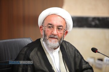 انتقادات تند یک استاد حوزه؛ عناصر تندرو که شهید نصرالله را شهید تعلل می‌نامند منافقین نسل سوم هستند/در 1400 به عشق یک نامزد، شهید رئیسی را تخریب کردند