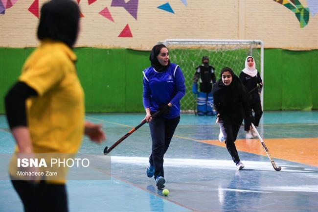 رقابت‌های پرشور هاکی بانوان مشهد؛ نسترن به قهرمانی رسید