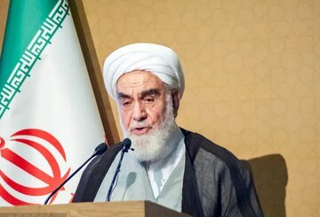 رئیس دفتر رهبر انقلاب: کسانی که در بیت‌المال شنا می‌کنند باید جوابگوی مردم باشند/ اگر می‌خواهید بچه‌ها در امان بمانند، باید از فضای مجازی دور باشند