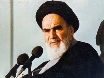 امام خمینی؛ کسی که به همه فهماند انسان کامل شدن افسانه نیست!