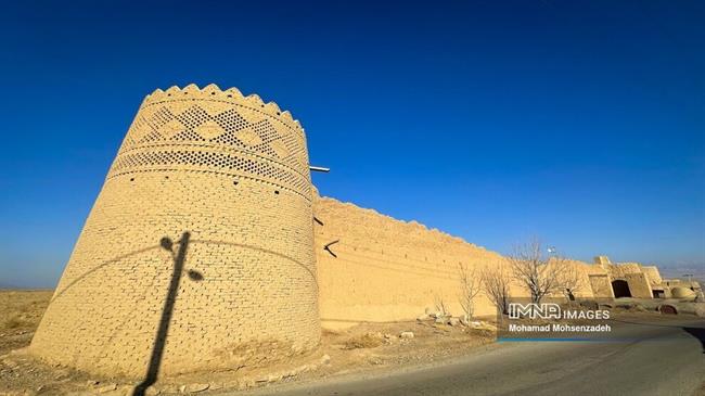 تنها روستای قلعه‌ای ایران