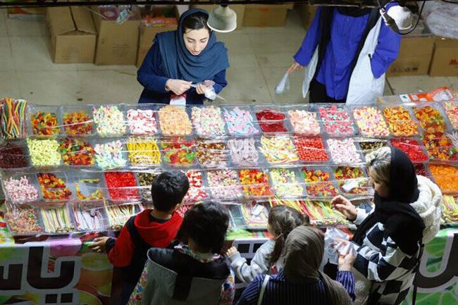 نمایشگاه بهاره تهران؛ از طعم آجیل تا چالش خرید پوشاک
