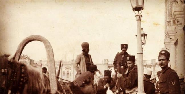 حمل پول با روش قاجاری ها(عکس)