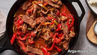 طرز تهیه خوراک گوشت با فلفل دلمه ای